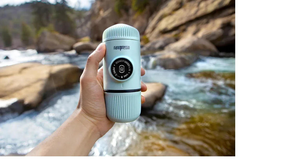 ماكينة صنع القهوة المحمولة نانوبريسو من واكاكو + جراب