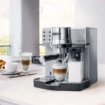 ماكينة القهوة الاسبريسو ديلونجي 1450 وات 15 بار، فضي – EC850.M - Image 3