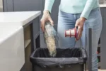 ⁦مكنسة كهربائية لاسلكية 2 في 1 من بلاك اند ديكر، بجهد 18 فولت، لتنظيف الارضيات، بلون رمادي، SVB520JW-QW⁩ - الصورة ⁦4⁩