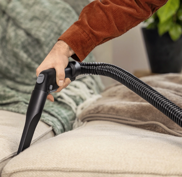 مكنسة 3×1 (غسيل + شفط رطب + شفط جاف) من كارشر – قدرة 1000 واط – 4 لتر – أبيض – SE4+ - الصورة 9