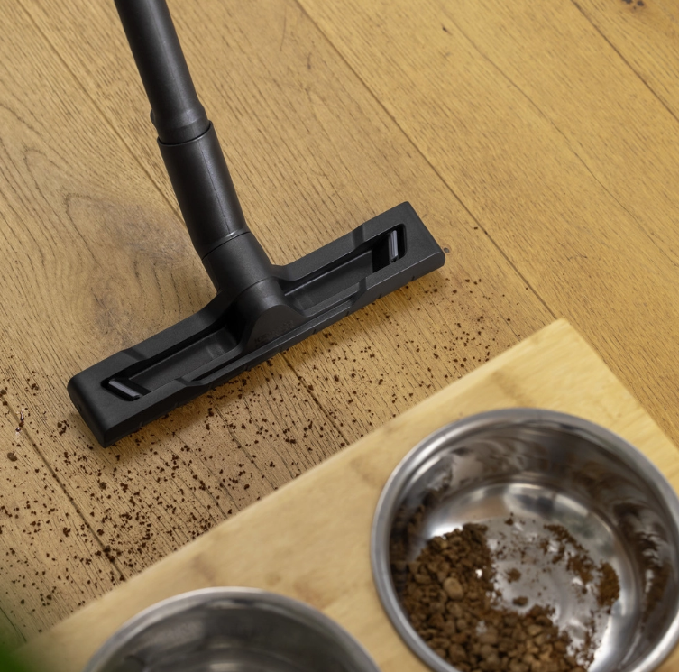 مكنسة 3×1 (غسيل + شفط رطب + شفط جاف) من كارشر – قدرة 1000 واط – 4 لتر – أبيض – SE4+ - الصورة 2