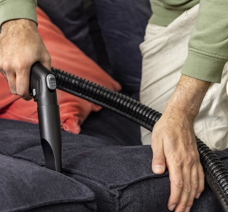 مكنسة 3×1 (غسيل + شفط رطب + شفط جاف) من كارشر – قدرة 1000 واط – 4 لتر – أبيض – SE4+ - الصورة 5